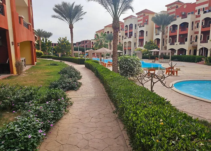 Ground Floor Pool View Apartment *